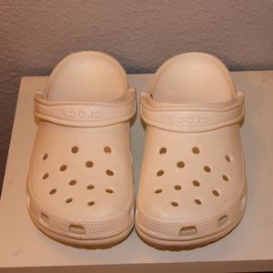 WHITE CROCS